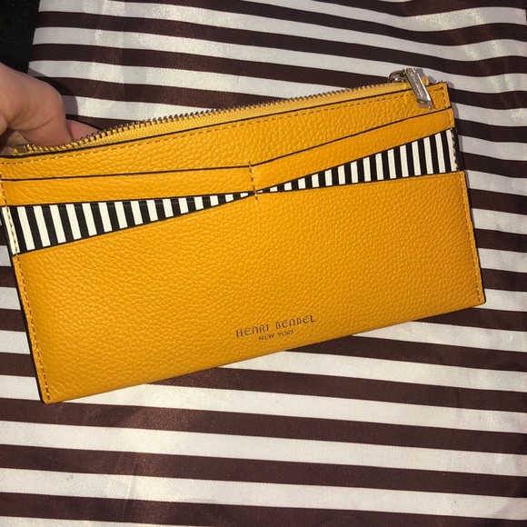 henri bendel Handbags - Henri Bendel West 57th Banklet, sale